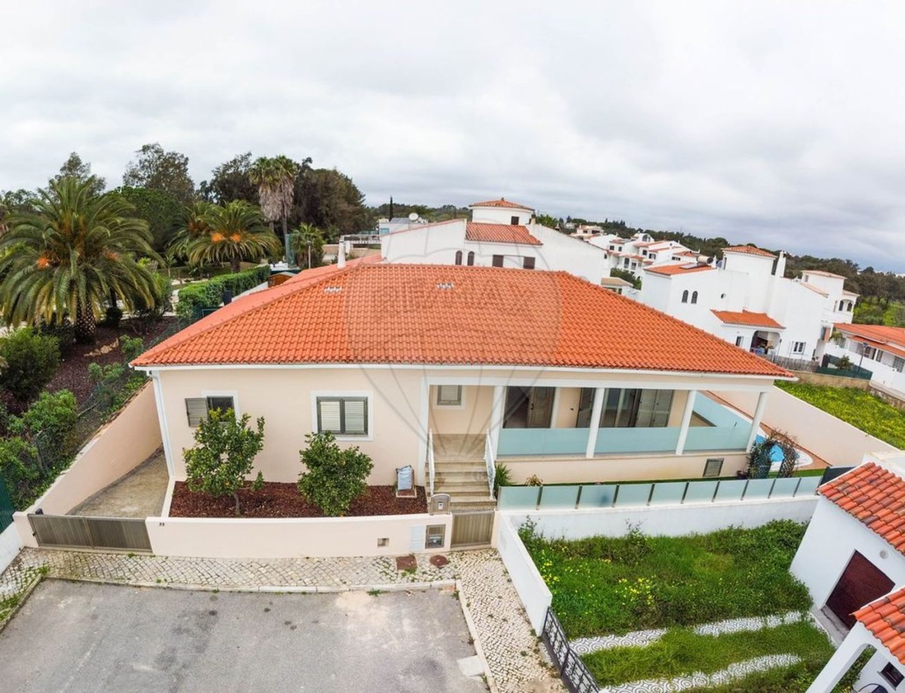 Casa de 4 dormitorios en Portimao, Portugal No. 26741