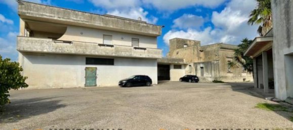 Villa de 10 dormitorios en Lecce, Italy No. 203127 34