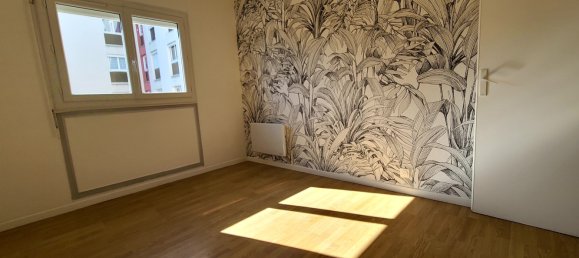 Apartamento de 3 dormitorios en Brest, France No. 200524 7