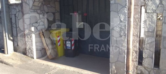 282m² Garage in Taranto, Italy No. 309470 3