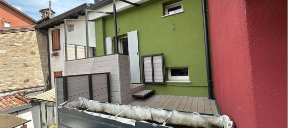 7 rooms House in Udine, Italy No. 29103 29