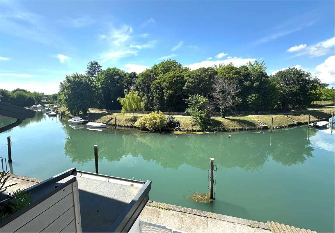 7 rooms House in Udine, Italy No. 29103