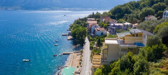 26 bedrooms Townhouse in Kotor, Montenegro No. 197 2