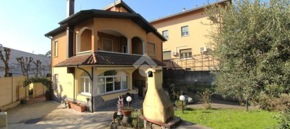 Квартира с 4 комнатами в Ведуджо кон Кольцано, Италия № 36120 2