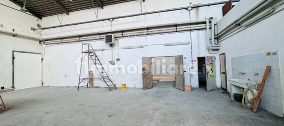 Склад 1100м² в Реджо Эмилия, Италия № 320666 2