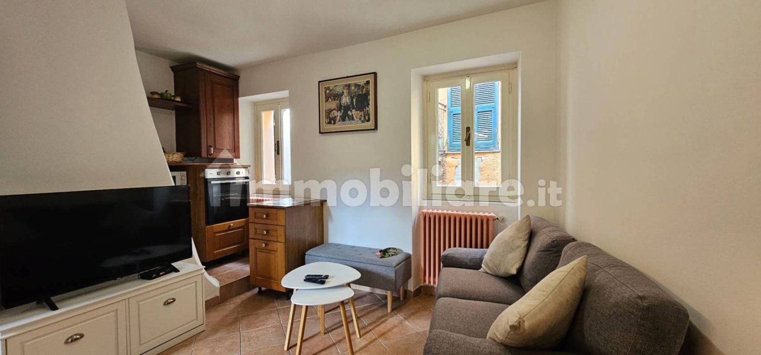 2 bedrooms House in Varese Ligure, Italy No. 261807