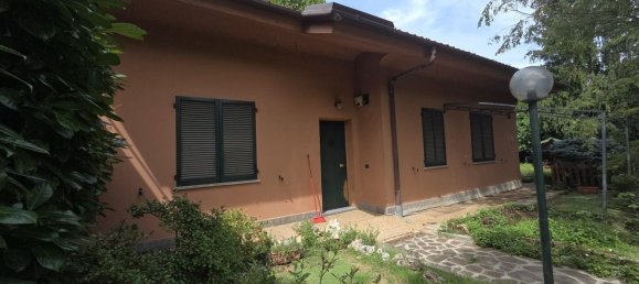 4 rooms Villa in Correzzana, Italy No. 275380 2