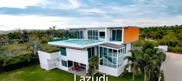 6 bedrooms Villa in Pattaya, Thailand No. 13090 2