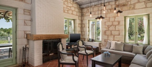 4 bedrooms Villa in Chania, Greece No. 135 12