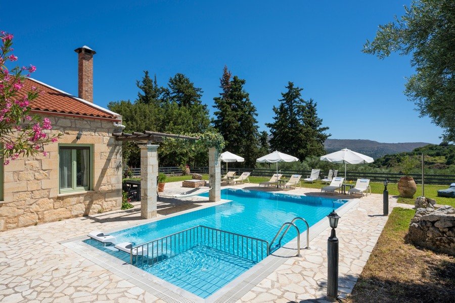 4 bedrooms Villa in Chania, Greece No. 135