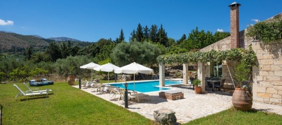 4 bedrooms Villa in Chania, Greece No. 135 8