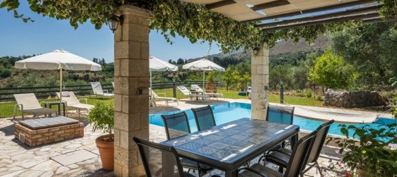 4 bedrooms Villa in Chania, Greece No. 135 9