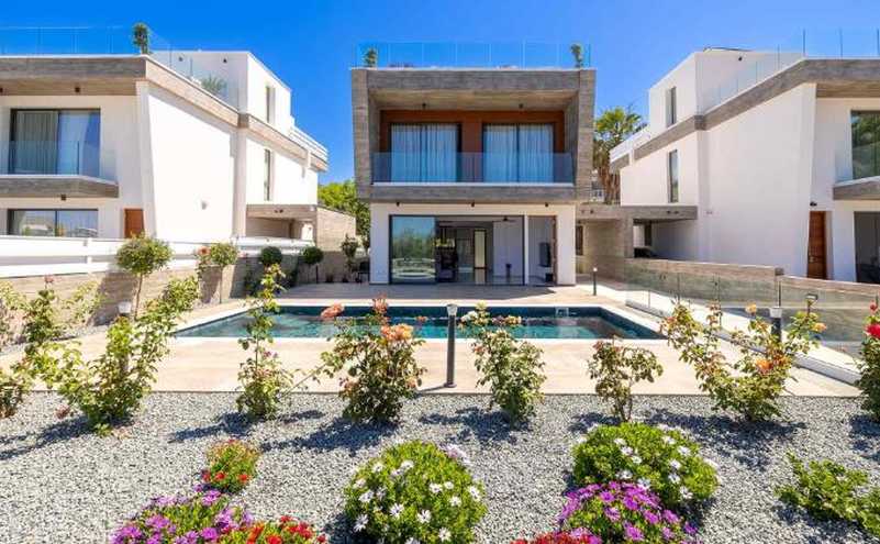 4 bedrooms Villa in Chloraka, Cyprus No. 14735