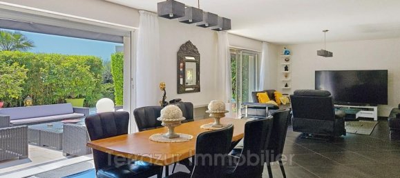 3 bedrooms Villa in Antibes, France No. 342432 3