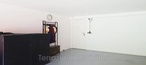 3 bedrooms Villa in Antibes, France No. 342432 9