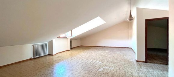 3 rooms Penthouse in Santa Vittoria d'Alba, Italy No. 178585 3