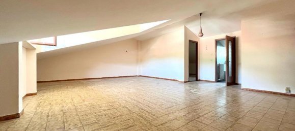3 rooms Penthouse in Santa Vittoria d'Alba, Italy No. 178585 4