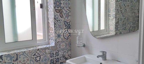 2 bedrooms Penthouse in Victoria, Malta No. 6143 3