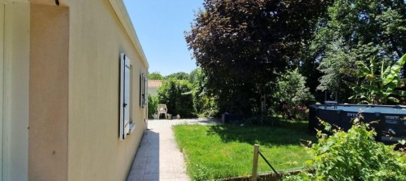 3 bedrooms House in Landeronde, France No. 362925 4