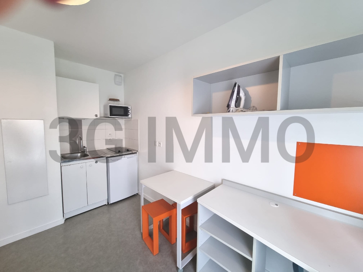 1 bedroom Apartment in Villejuif, France No. 205590