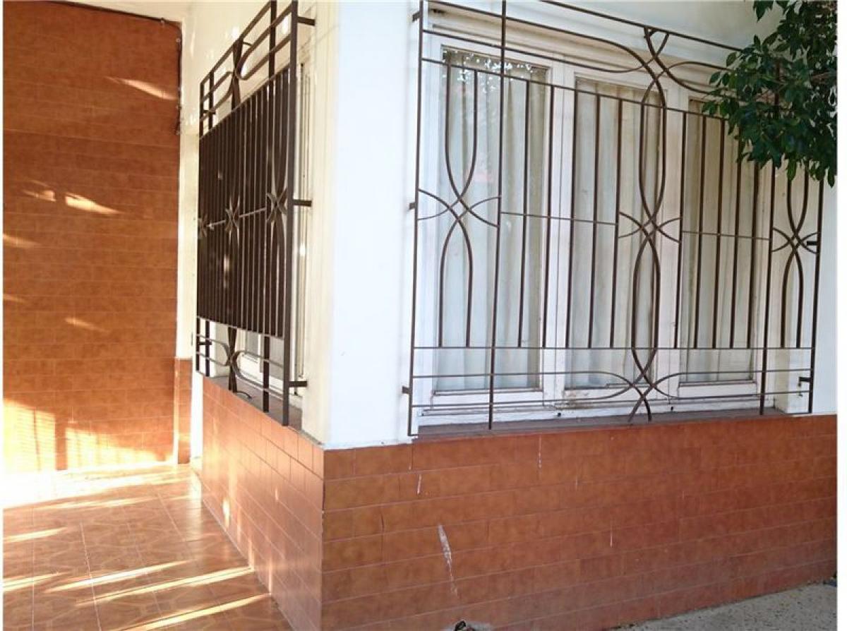 2 bedrooms House in Quilmes, Argentina No. 97291