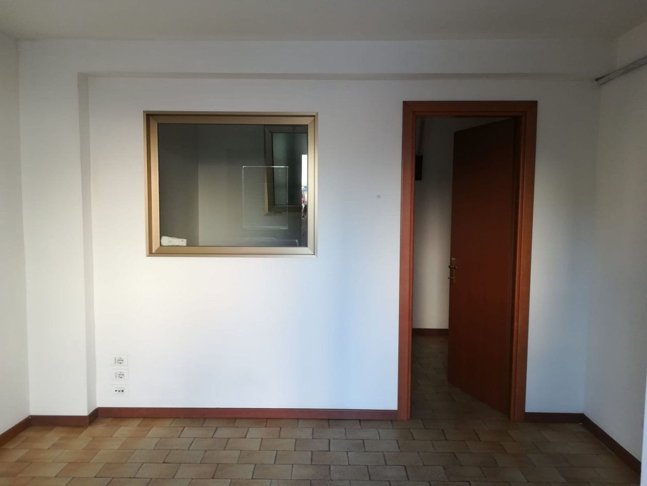 Escritório em Pontedera, Italy 29 m² N.º 149034