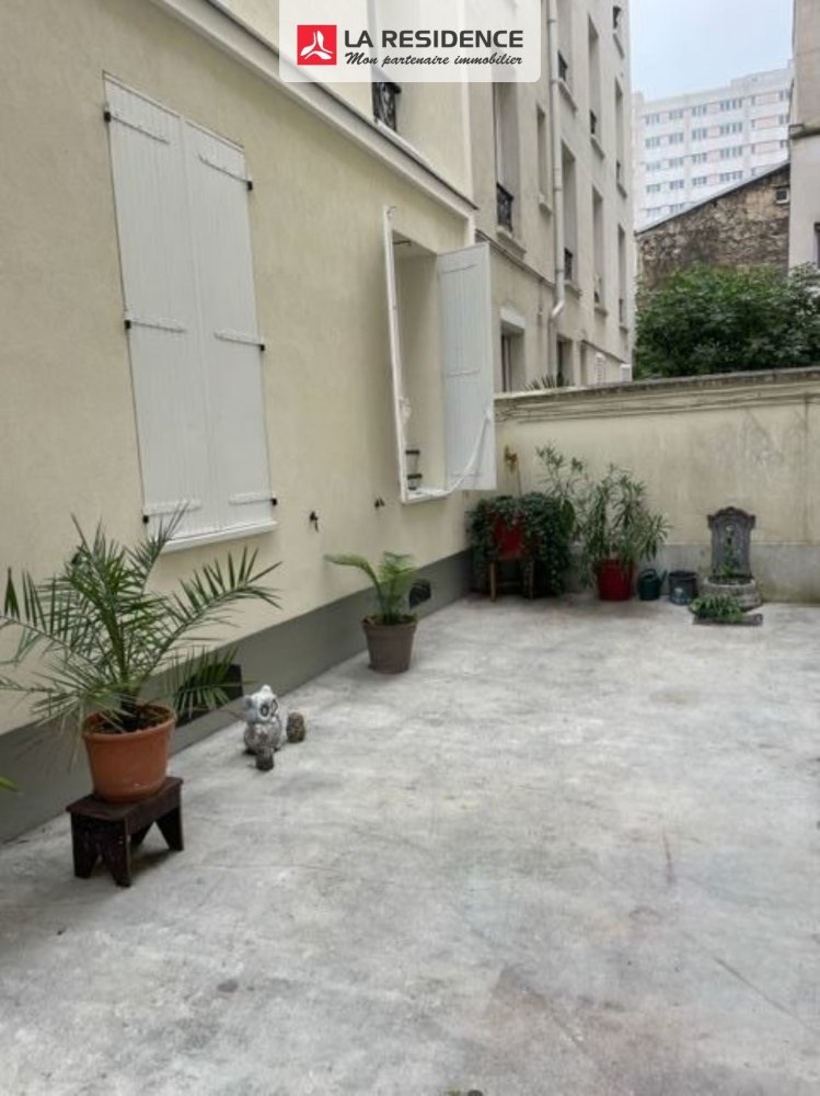 Studio in Clichy, France No. 172068