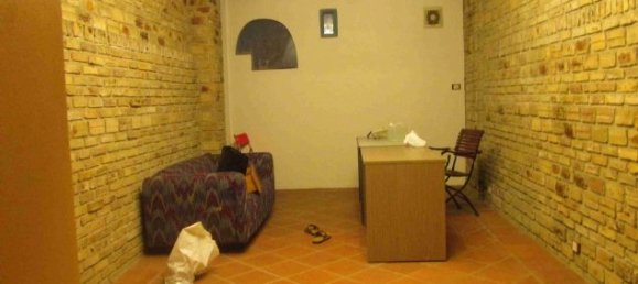 4 Schlafzimmer Haus in Hai Ba Trung, Vietnam, Nr. 2585 3