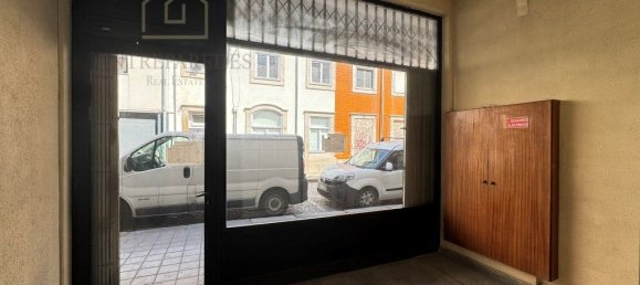 Gewerbliche Immobilie in Porto, Portugal 89m², Nr. 332128 2