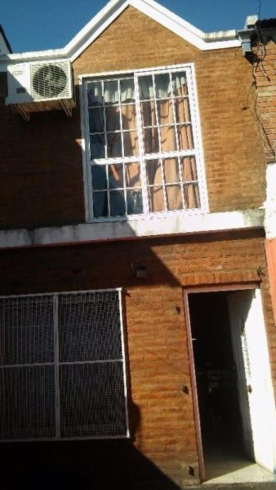 Casa de 2 dormitorios en Ituzaingó, Argentina No. 76172