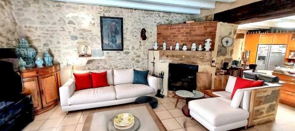 11 غرف نوم قطعة أرض في Ambrus, France رقم 109506 2