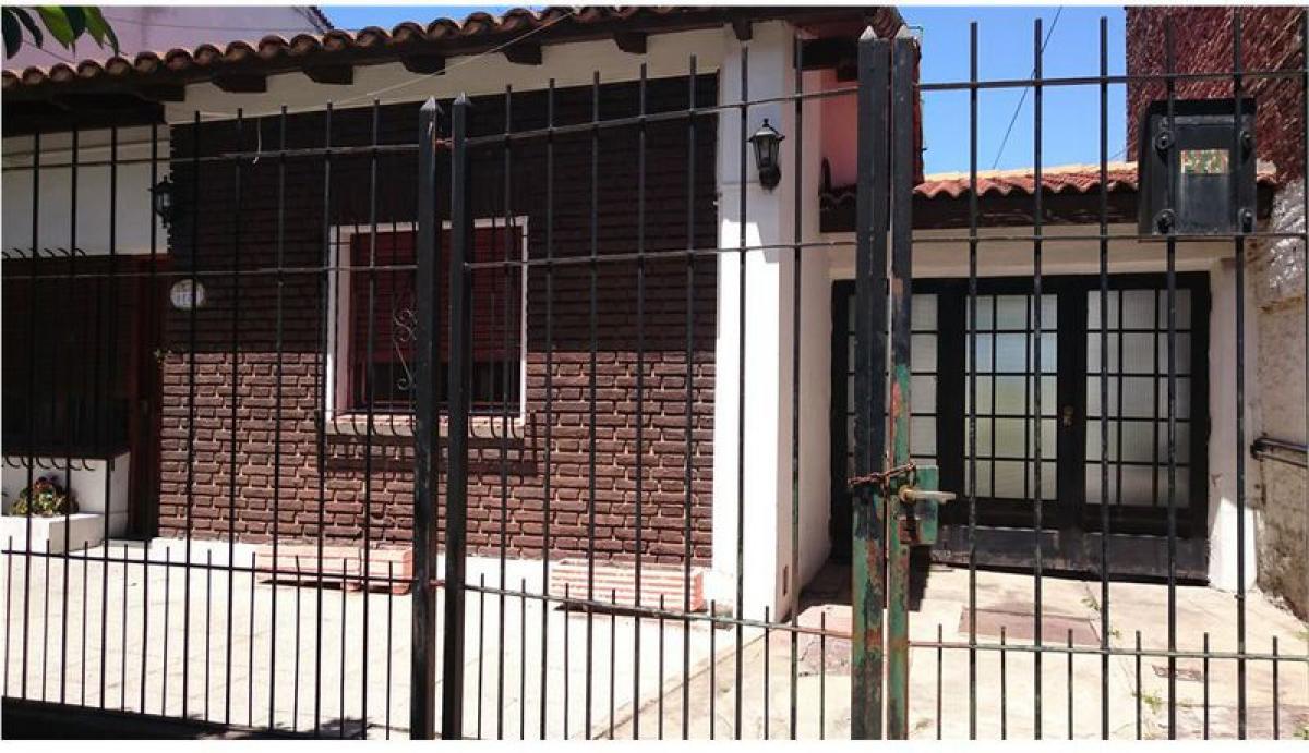 2 bedrooms House in Quilmes, Argentina No. 61938