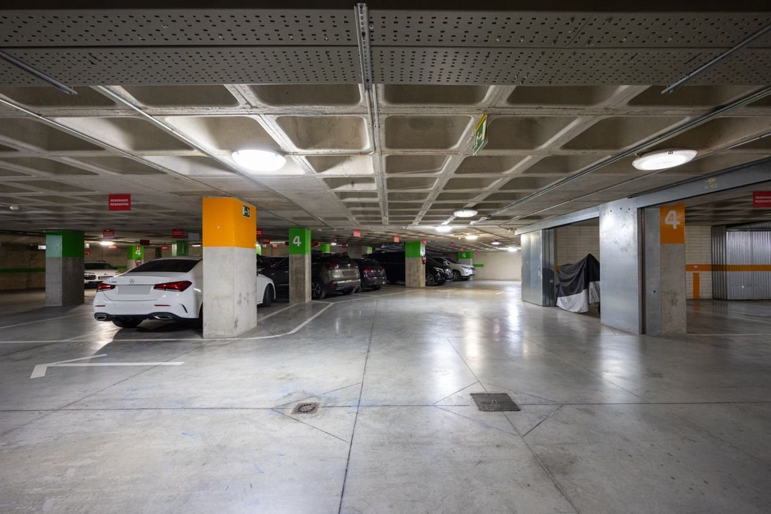 Garage in Madrid, Spain, Nr. 95441