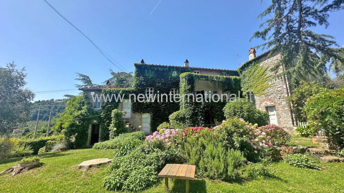 Casa de 8 dormitorios en Camaiore, Italy No. 377441