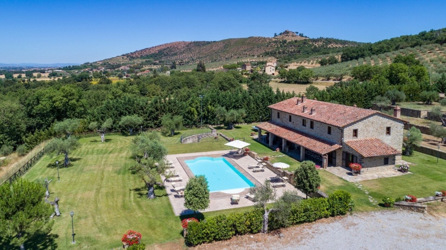 7 bedrooms Villa in Tuoro sul Trasimeno, Italy No. 54200
