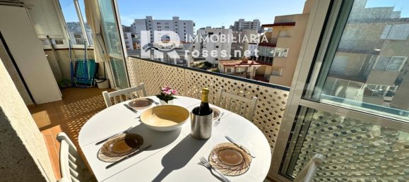 Apartamento de 2 dormitorios en Roses, Spain No. 22829 3