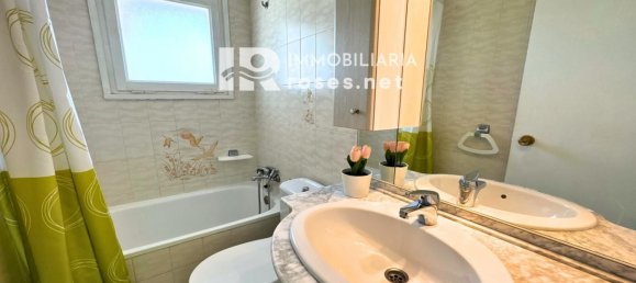 Apartamento de 2 dormitorios en Roses, Spain No. 22829 22