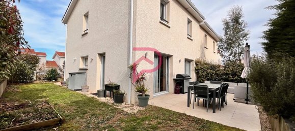 4 bedrooms House in Grezieu-la-Varenne, France No. 205214 8