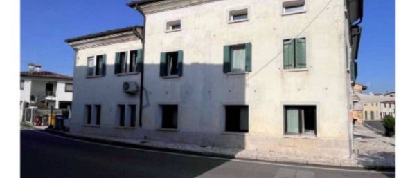 524m² Commercial property in Crocetta del Montello, Italy No. 346431 3