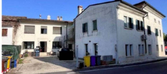 524m² Commercial property in Crocetta del Montello, Italy No. 346431 11