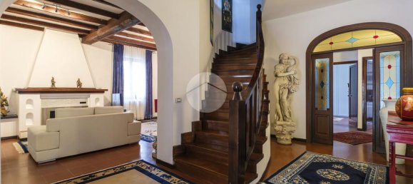4 bedrooms Villa in Vermezzo con Zelo, Italy No. 287077 12