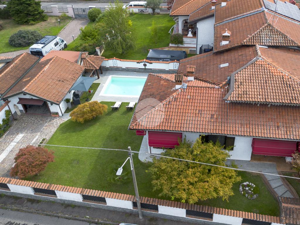 4 bedrooms Villa in Vermezzo con Zelo, Italy No. 287077