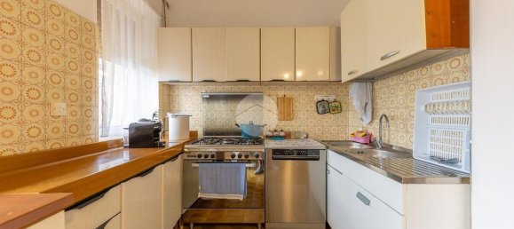 4 rooms Apartment in Rome, Italy No. 298305 11
