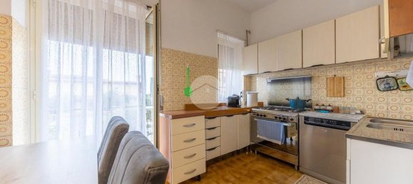 4 rooms Apartment in Rome, Italy No. 298305 10