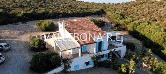 4 bedrooms Villa in Sardinia, Italy No. 264308 3