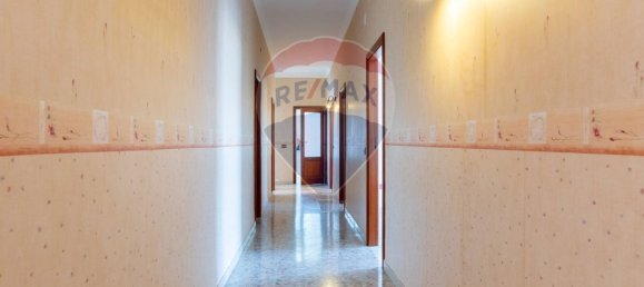 Apartamento de 2 dormitorios en Pozzuoli, Italy No. 269207 3