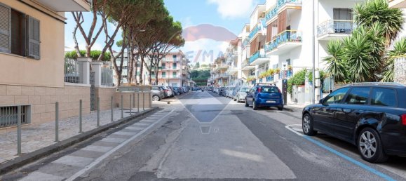 Apartamento de 2 dormitorios en Pozzuoli, Italy No. 269207 33