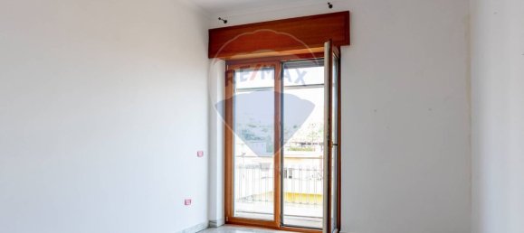 Apartamento de 2 dormitorios en Pozzuoli, Italy No. 269207 4