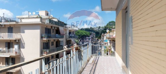 Apartamento de 2 dormitorios en Pozzuoli, Italy No. 269207 24