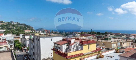 Apartamento de 2 dormitorios en Pozzuoli, Italy No. 269207 2